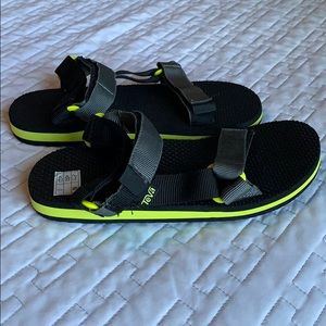Boys Teva Sandals - Size 4